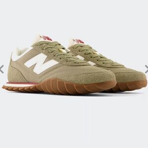 NEW BALANCE
URC30
$170 men size 9.5 gently used
Colour: GREEN